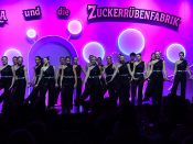 Nutzen Sie die Macht der Tastatur! Die Pfeiltasten schalten die Bilder weiter. (124/283)