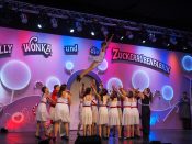 Nutzen Sie die Macht der Tastatur! Die Pfeiltasten schalten die Bilder weiter. (8/95)