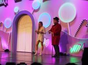 Nutzen Sie die Macht der Tastatur! Die Pfeiltasten schalten die Bilder weiter. (10/95)