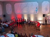 Nutzen Sie die Macht der Tastatur! Die Pfeiltasten schalten die Bilder weiter. (211/274)