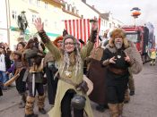 Nutzen Sie die Macht der Tastatur! Die Pfeiltasten schalten die Bilder weiter. (287/527)