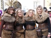 Nutzen Sie die Macht der Tastatur! Die Pfeiltasten schalten die Bilder weiter. (334/527)