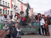 Nutzen Sie die Macht der Tastatur! Die Pfeiltasten schalten die Bilder weiter. (374/527)